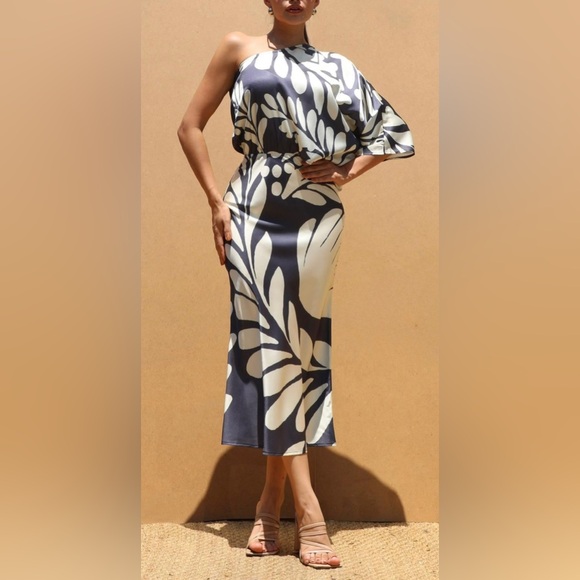 ROSALIA Chic Floral Maxi Setin satin